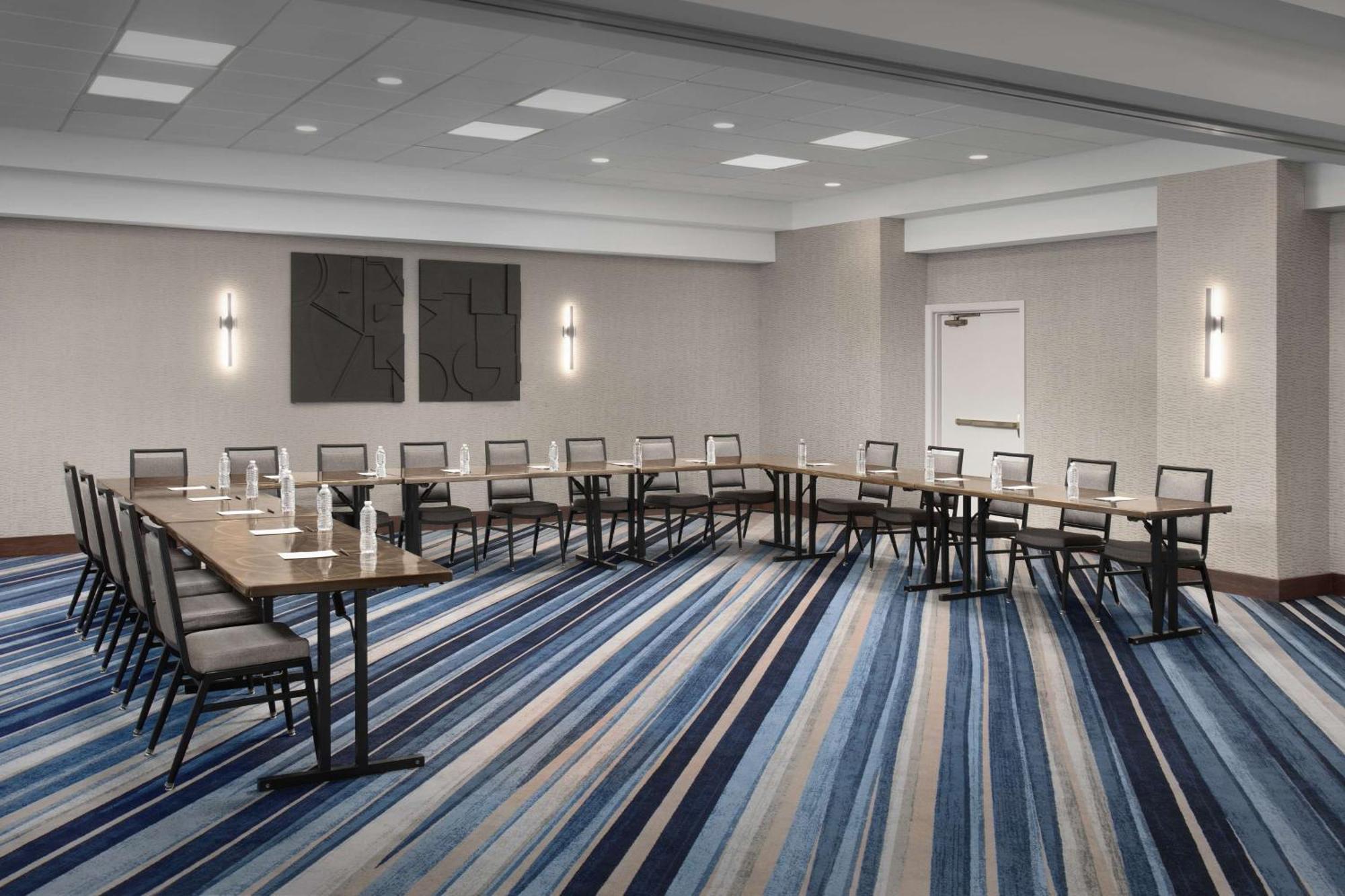 Embassy Suites By Hilton Dallas Near The Galleria Bagian luar foto