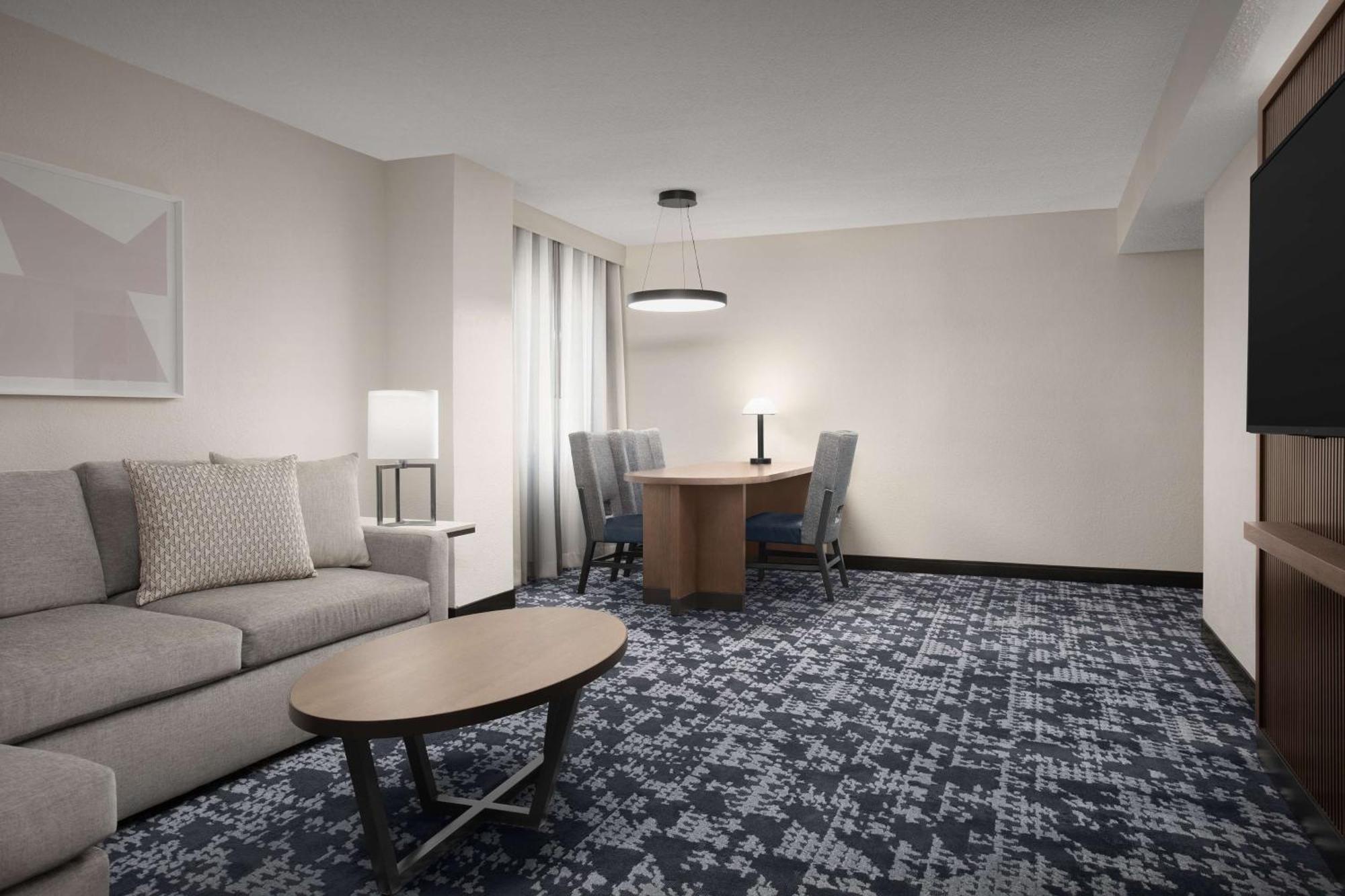 Embassy Suites By Hilton Dallas Near The Galleria Bagian luar foto