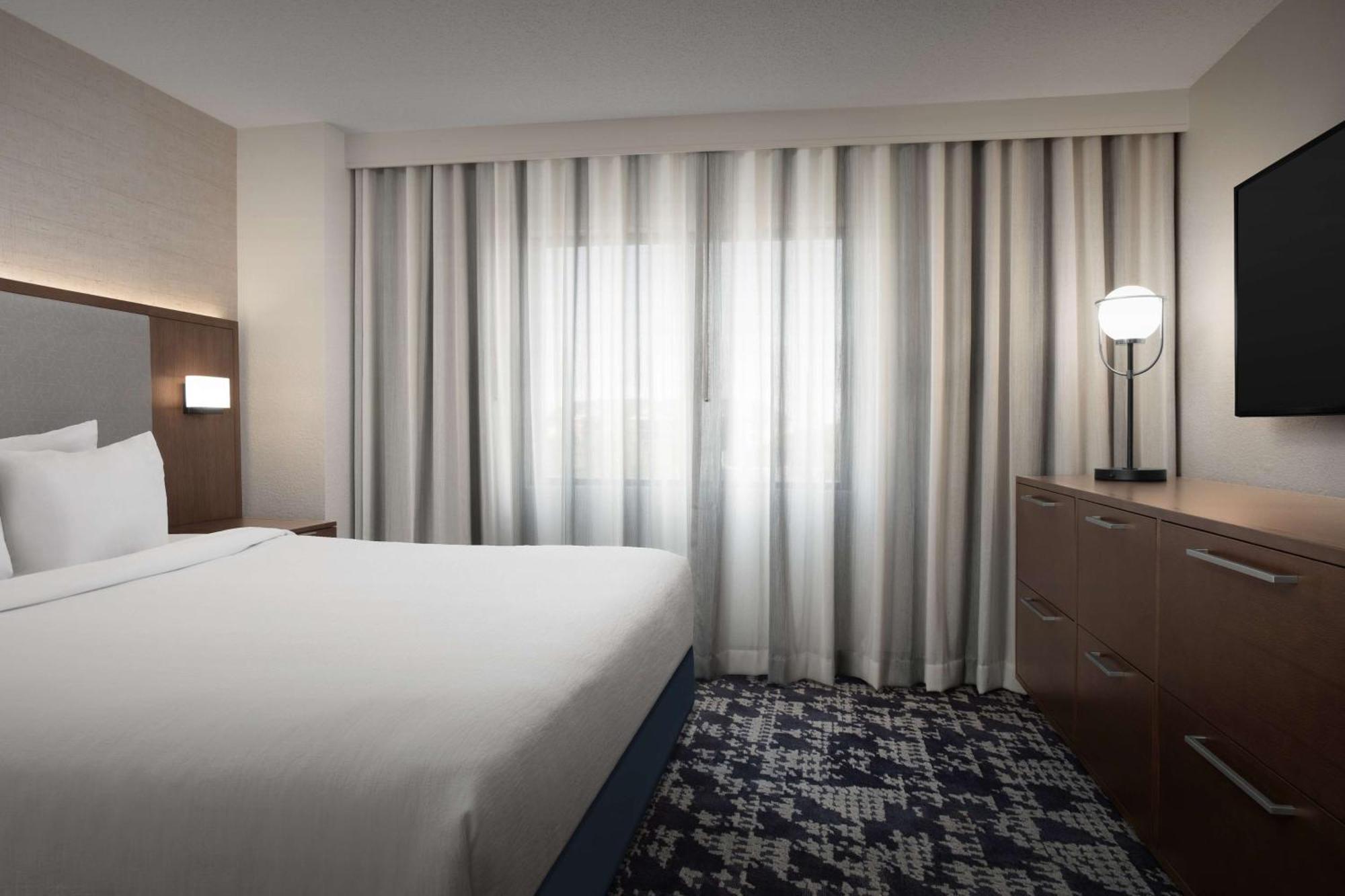 Embassy Suites By Hilton Dallas Near The Galleria Bagian luar foto
