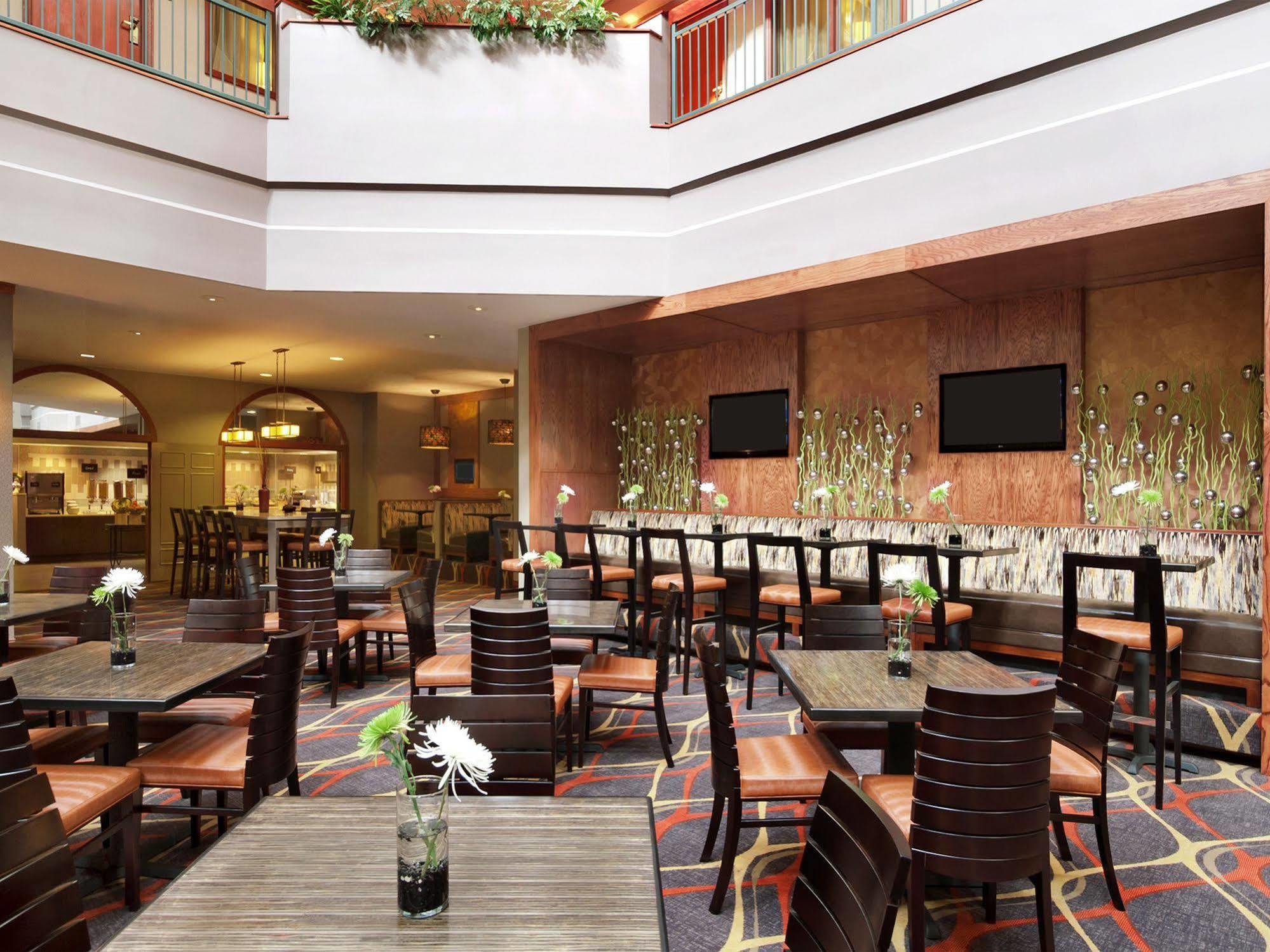 Embassy Suites By Hilton Dallas Near The Galleria Bagian luar foto