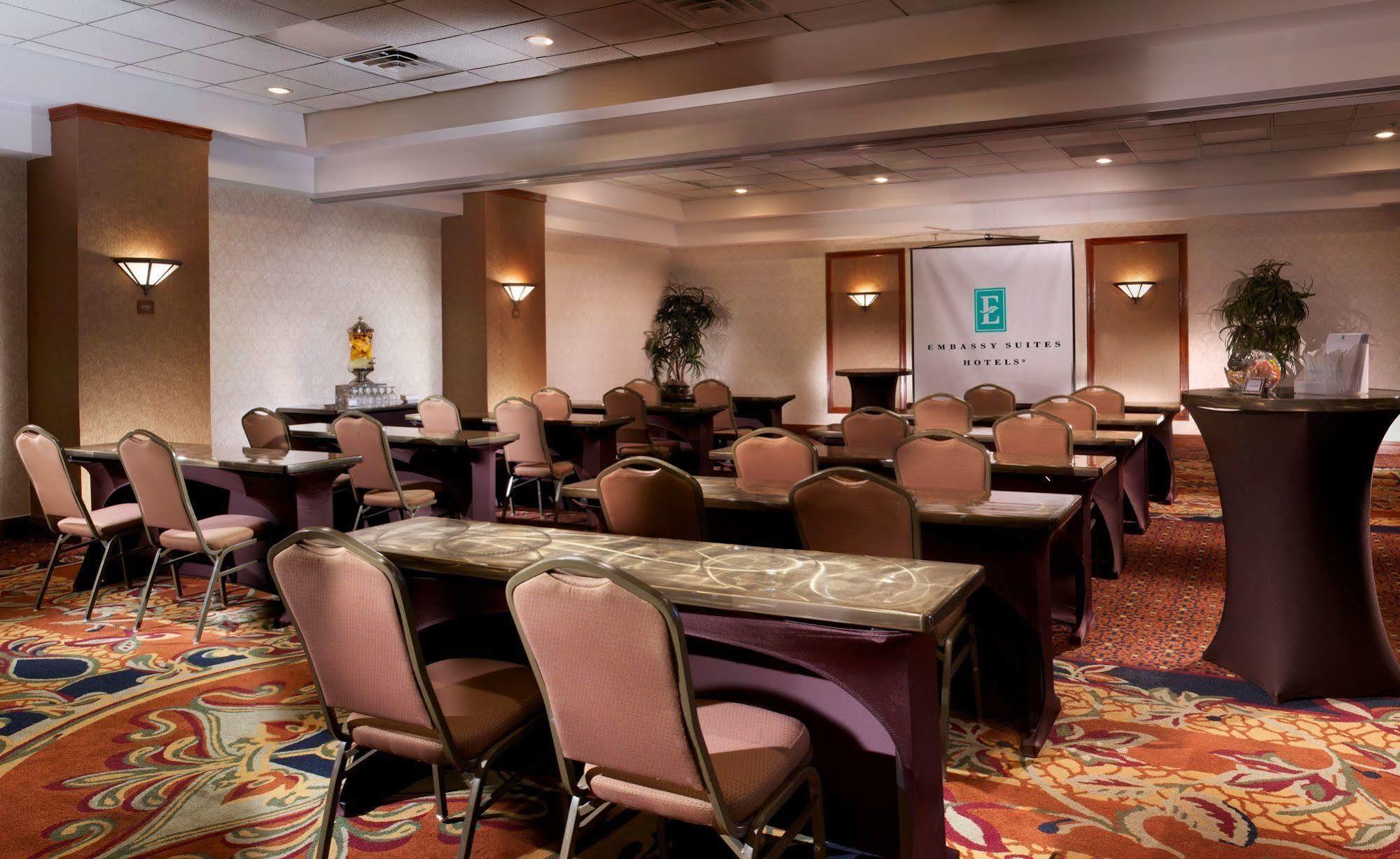 Embassy Suites By Hilton Dallas Near The Galleria Bagian luar foto